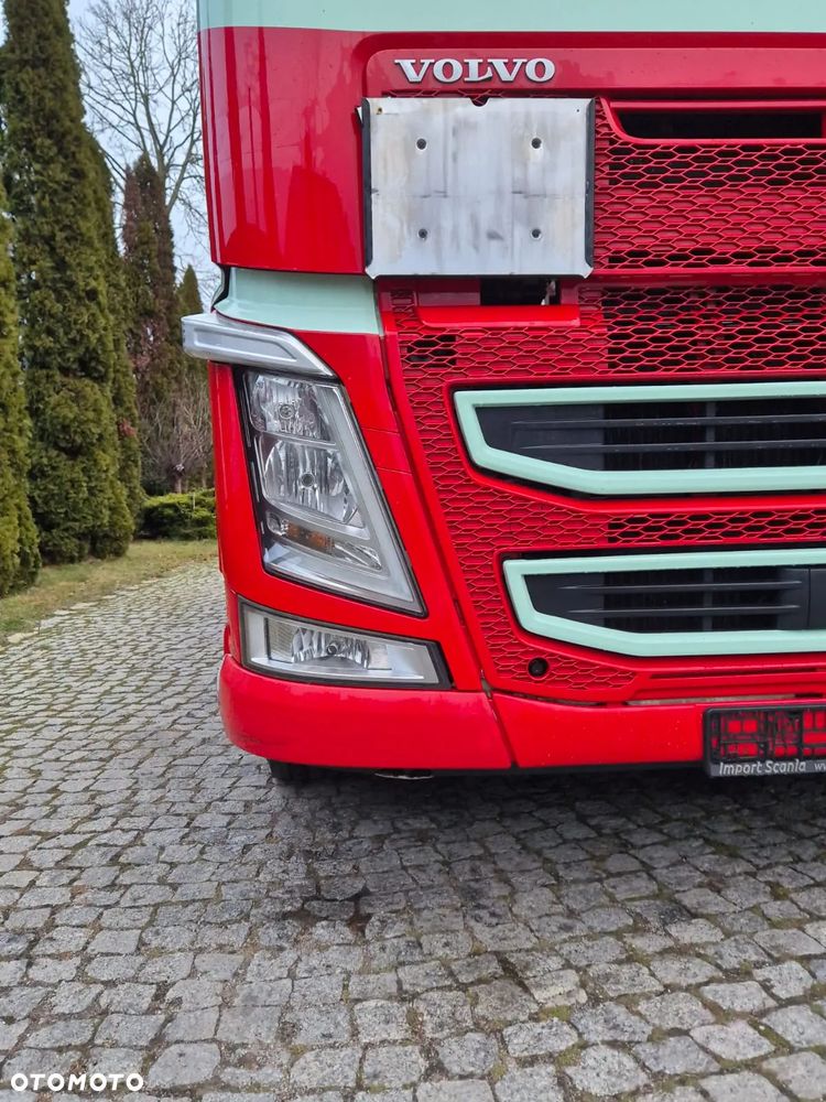 Volvo FH GLOBETROTTER - 19