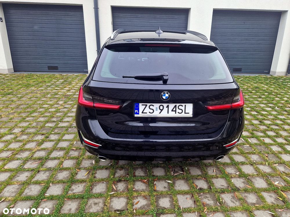 BMW Seria 3 320d xDrive Luxury Line - 7