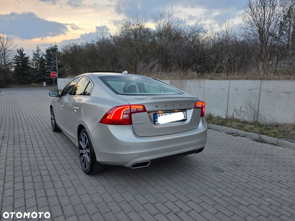 Volvo S60 D4 Geartronic Summum - 11