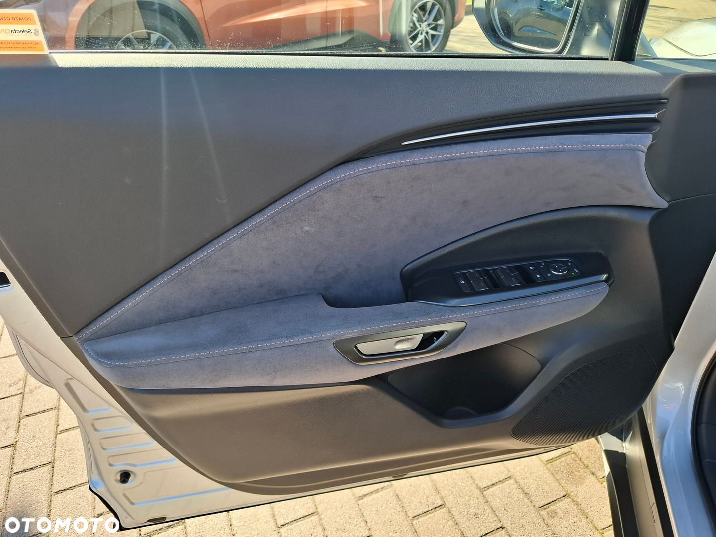 Lexus LBX 1.5 Hybrid Cool - 12