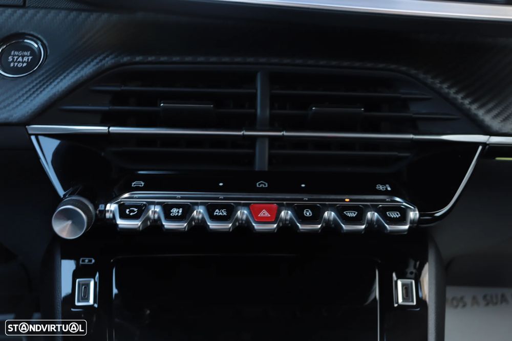 Peugeot 2008 PureTech 130 EAT8 GT - 19