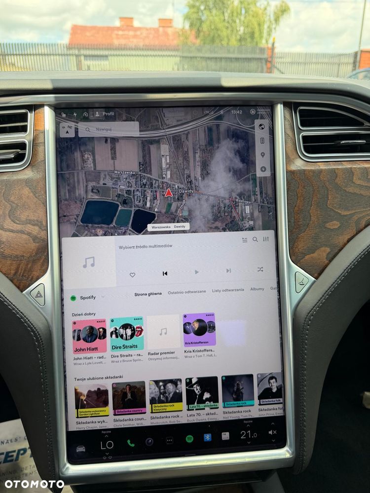 Tesla Model S - 30