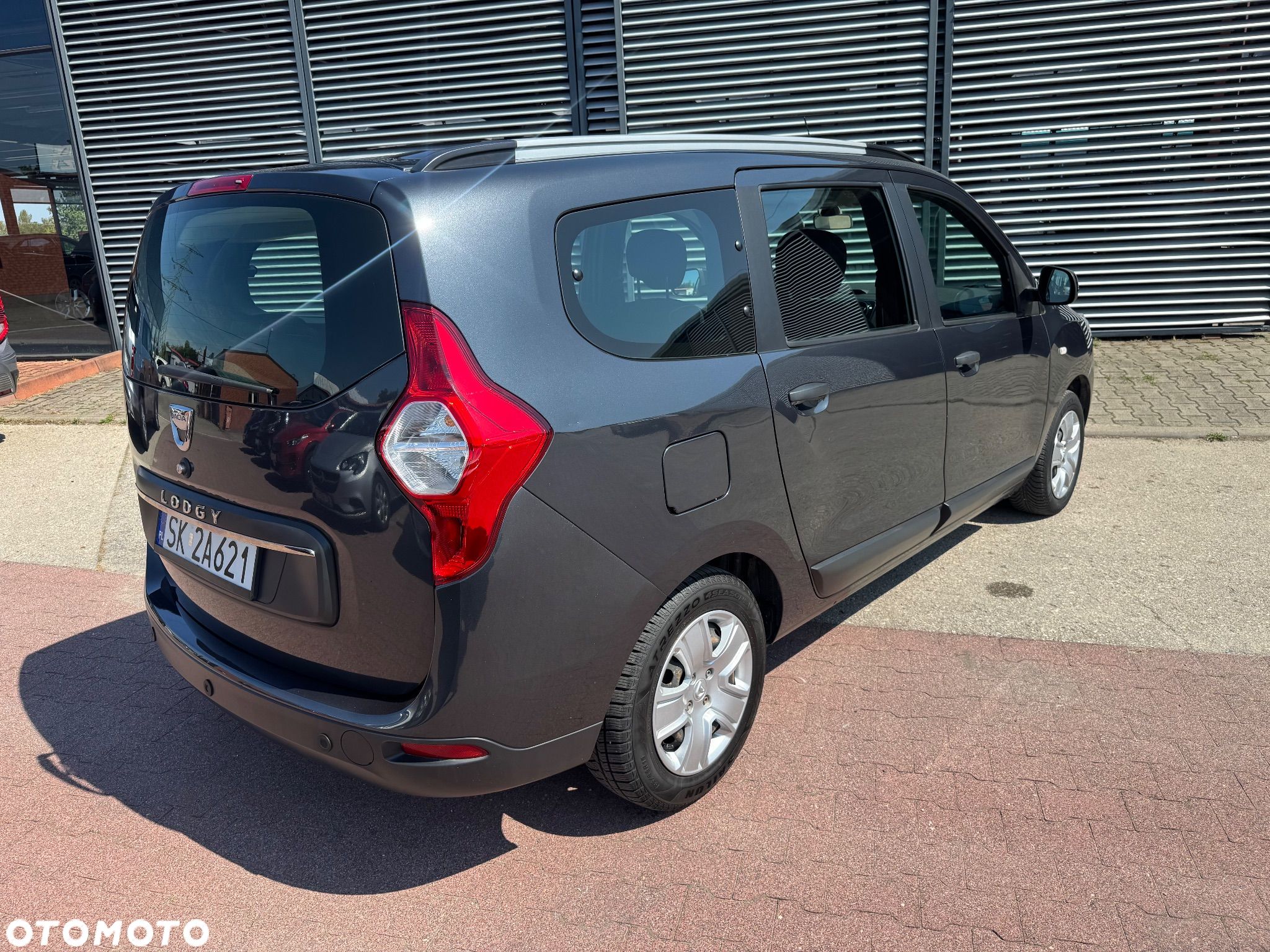 Dacia Lodgy 1.3 TCe Laureate S&S - 9