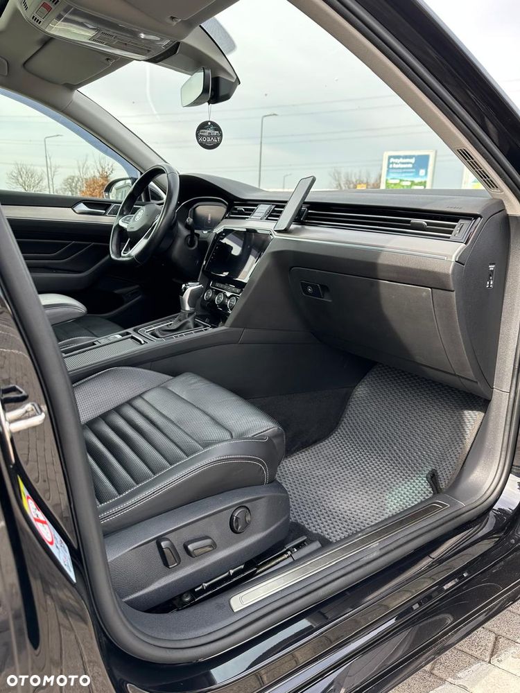 Volkswagen Passat - 8