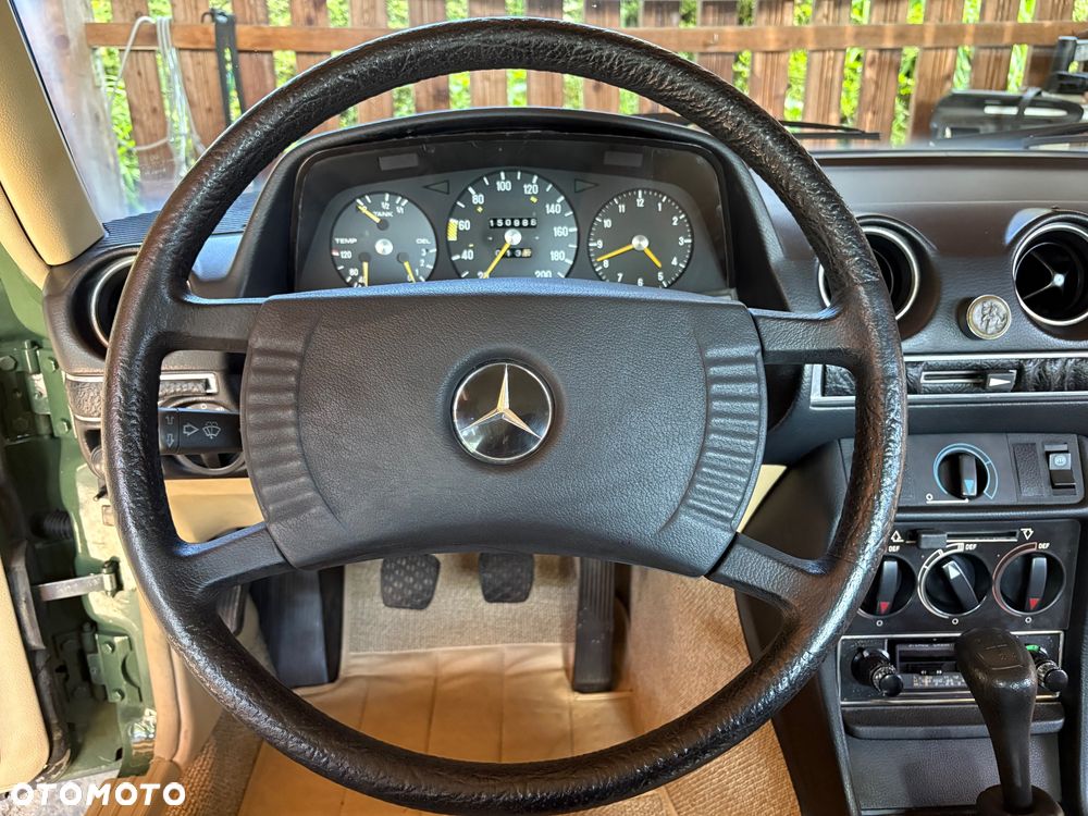 Mercedes-Benz W123 - 28