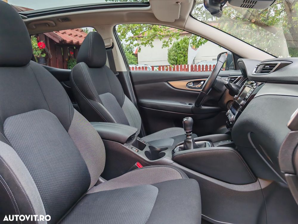 Nissan Qashqai 1.3 DIG-T N-CONNECTA - 16