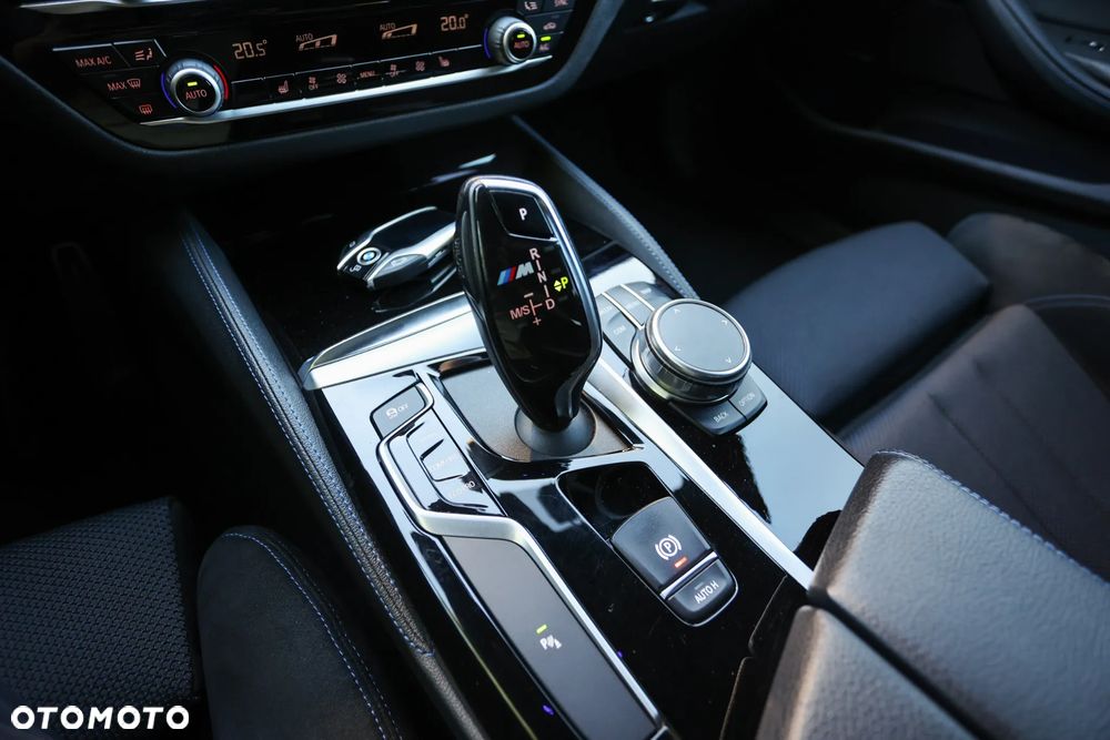 BMW Seria 5 520d M Sport Edition - 30