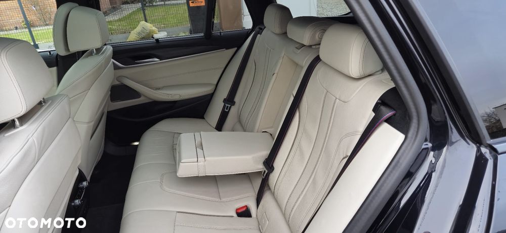 BMW Seria 5 530e xDrive - 10