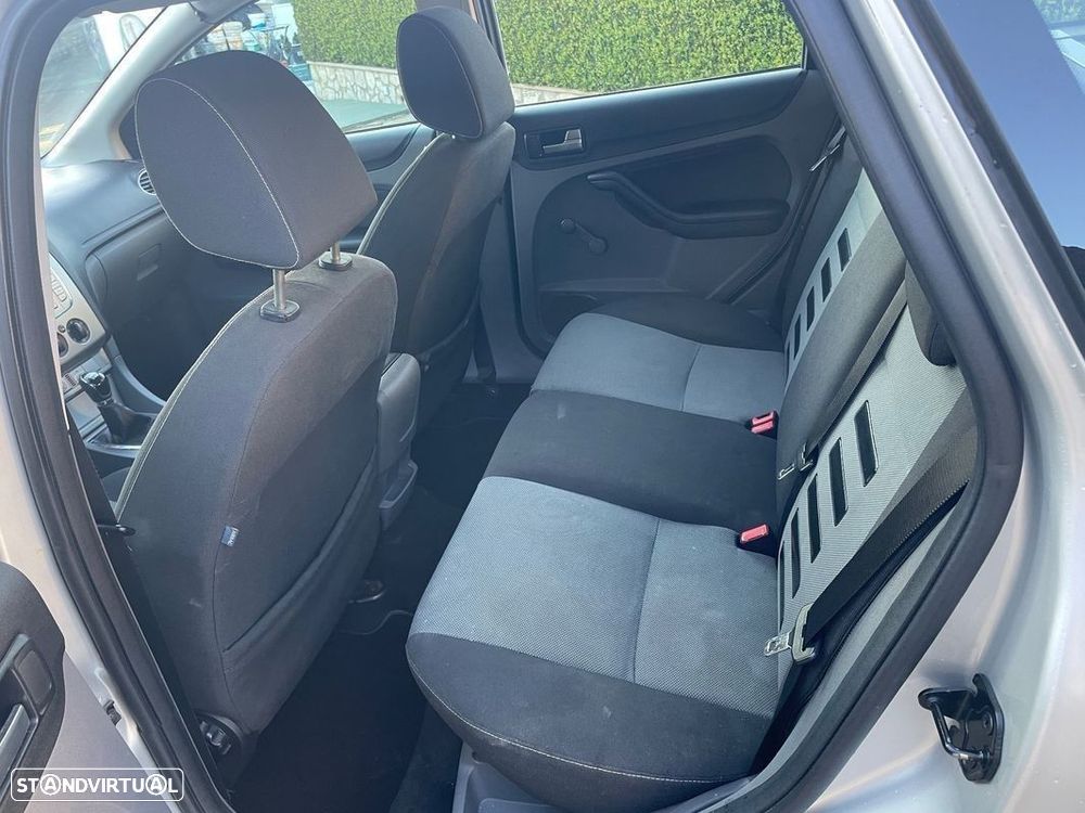 Ford Focus SW 1.6 TDCi S - 23
