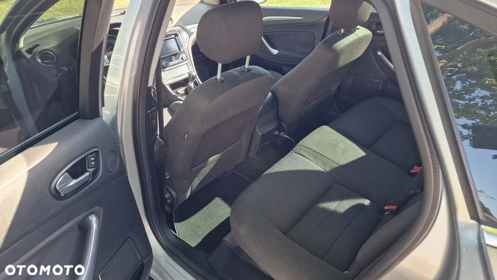 Ford Mondeo 2.0 TDCi Titanium - 17