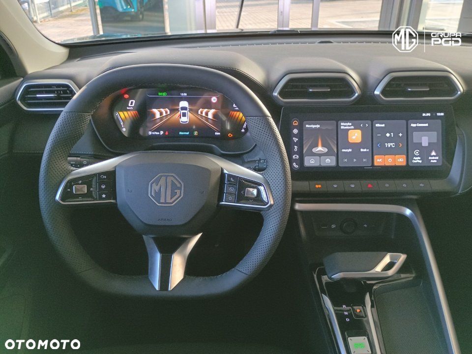 MG ZS - 11