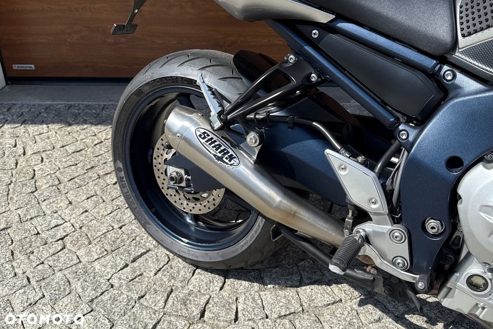 Yamaha FZ - 10