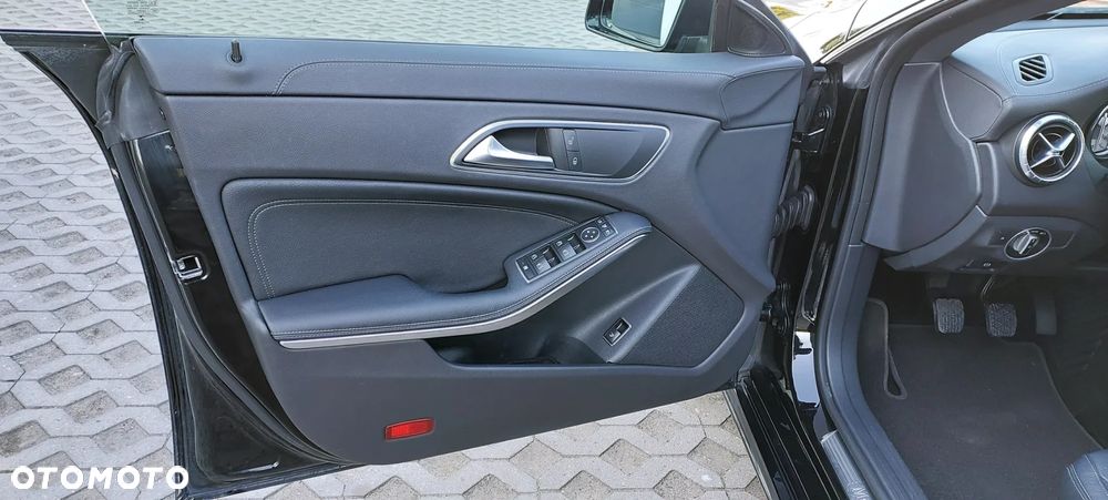 Mercedes-Benz CLA - 32