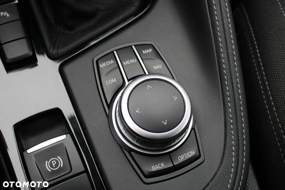 BMW X2 sDrive18d Advantage - 25