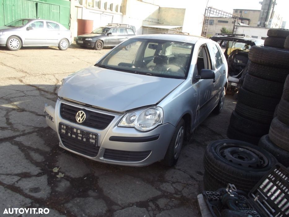 Dezmembrez VW Polo 9N2 facelift motor 1.2 BME cutie manuala clima - 1