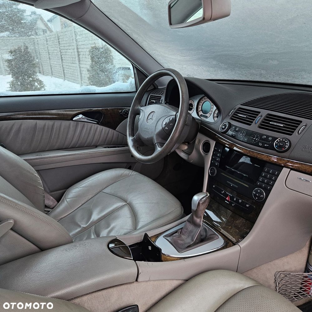 Mercedes-Benz Klasa E 200 Kompressor T Avantgarde - 4