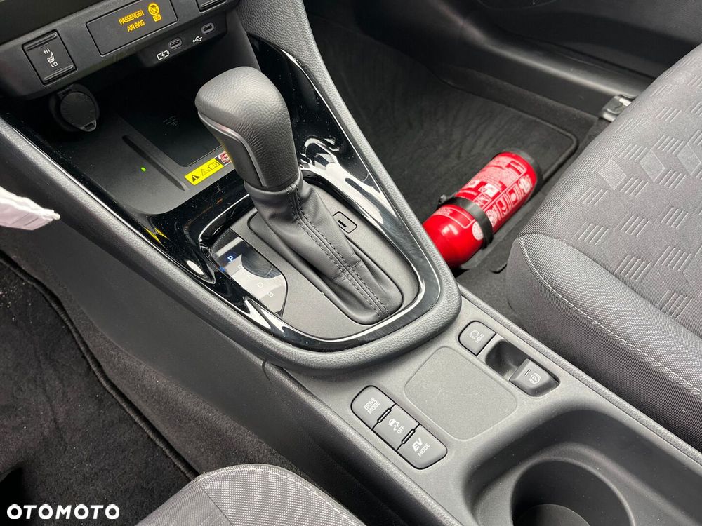 Toyota Yaris Hybrid 1.5 Style - 16