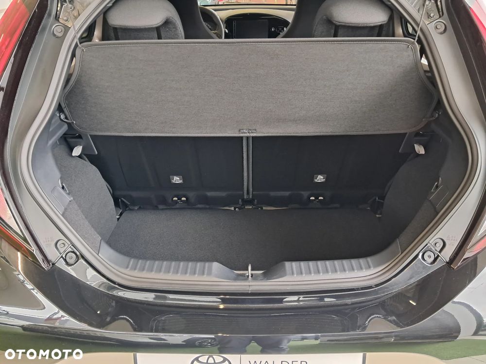 Toyota Aygo X 1.0 VVT-i Style CVT - 10
