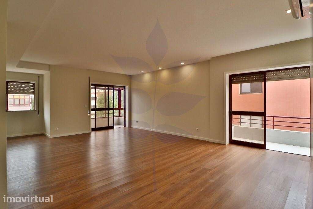 Venda Apartamento T3 Renovado - São José de São Lázaro - Grande imagem: 4/32
