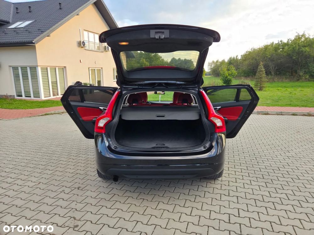 Volvo V60 D3 Geartronic Momentum - 21