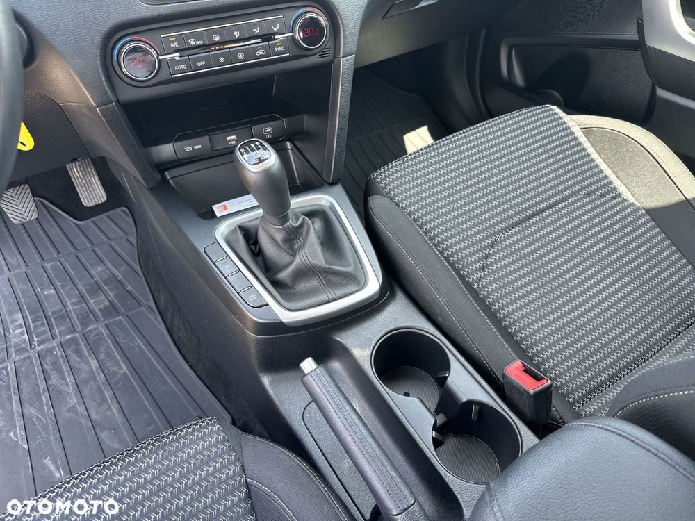 Kia Ceed - 15