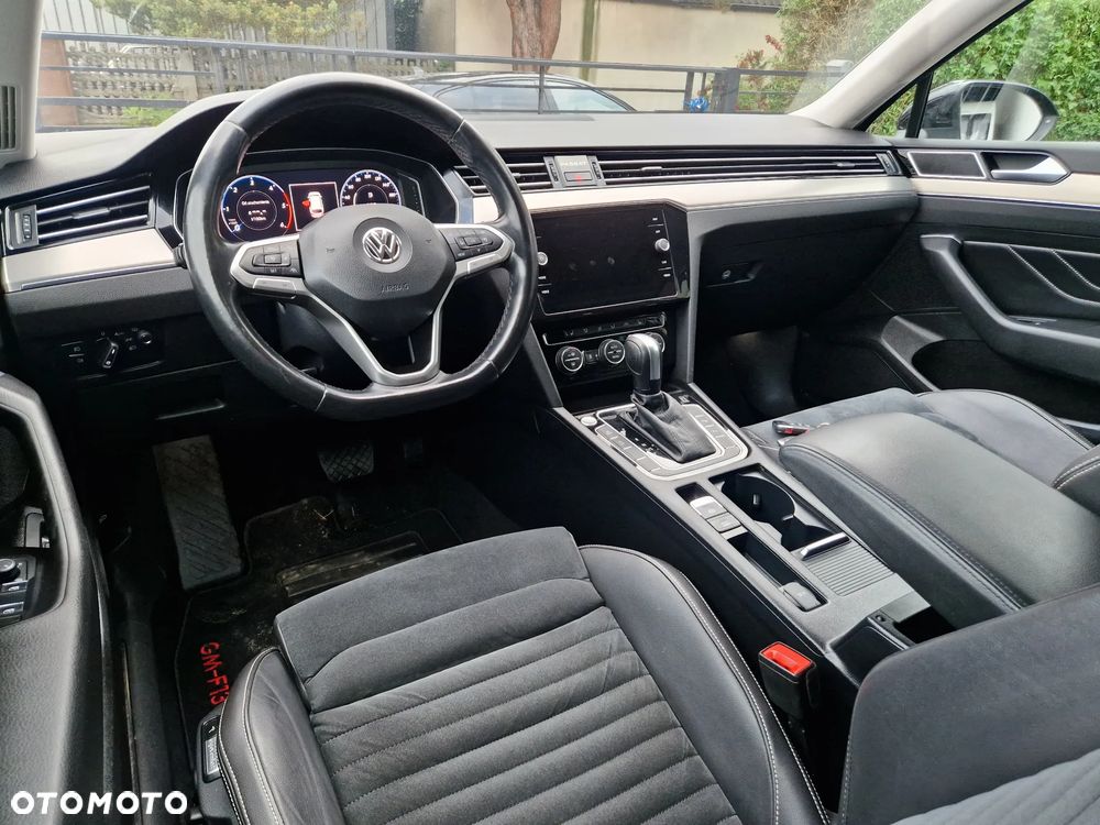 Volkswagen Passat Variant 2.0 TDI SCR DSG BlueMotion Highline - 15