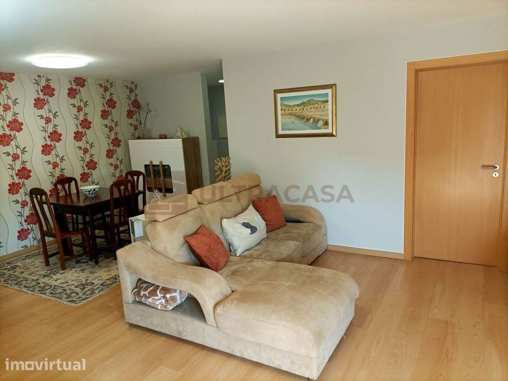 Vende-se Excelente T3 de 2014 na Pontinha com 2 Lugares de Parqueam... - Grande imagem: 5/49