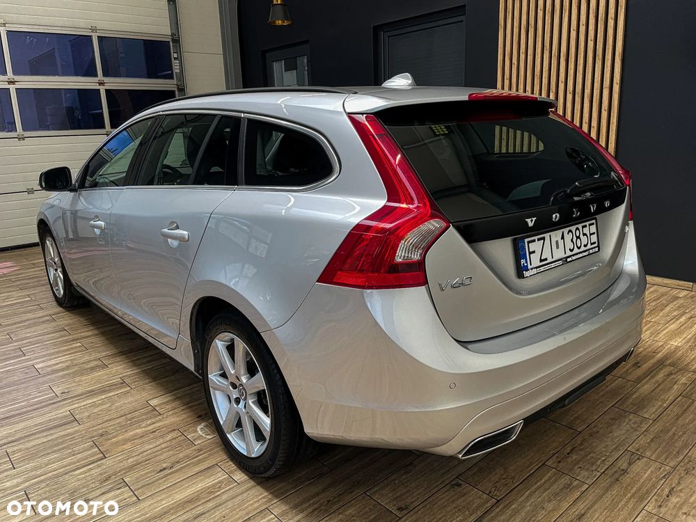 Volvo V60 D4 Geartronic Summum - 13