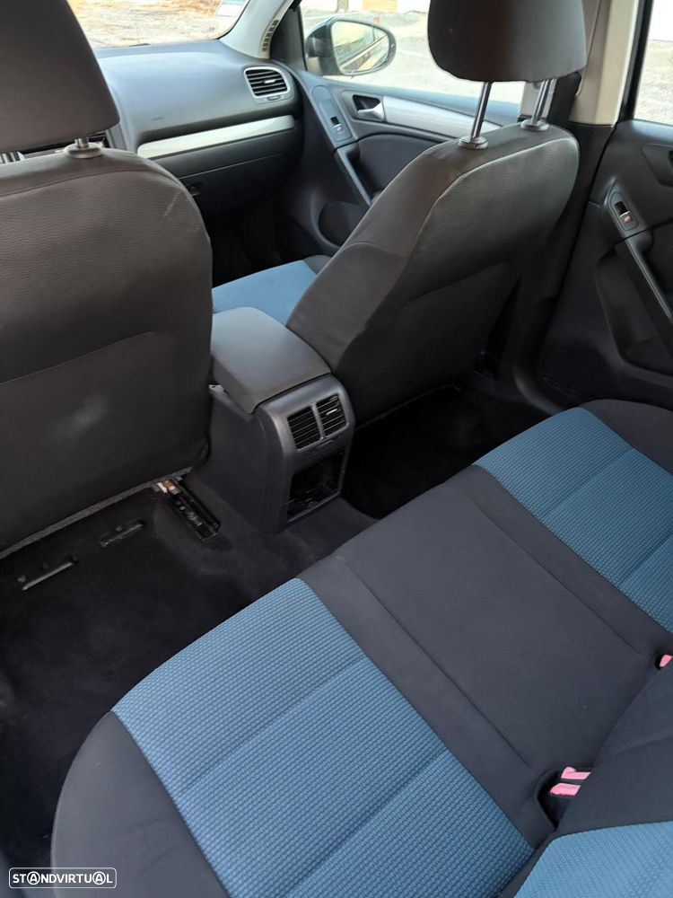 VW Golf 1.6 TDi Trendline BlueMotion - 4