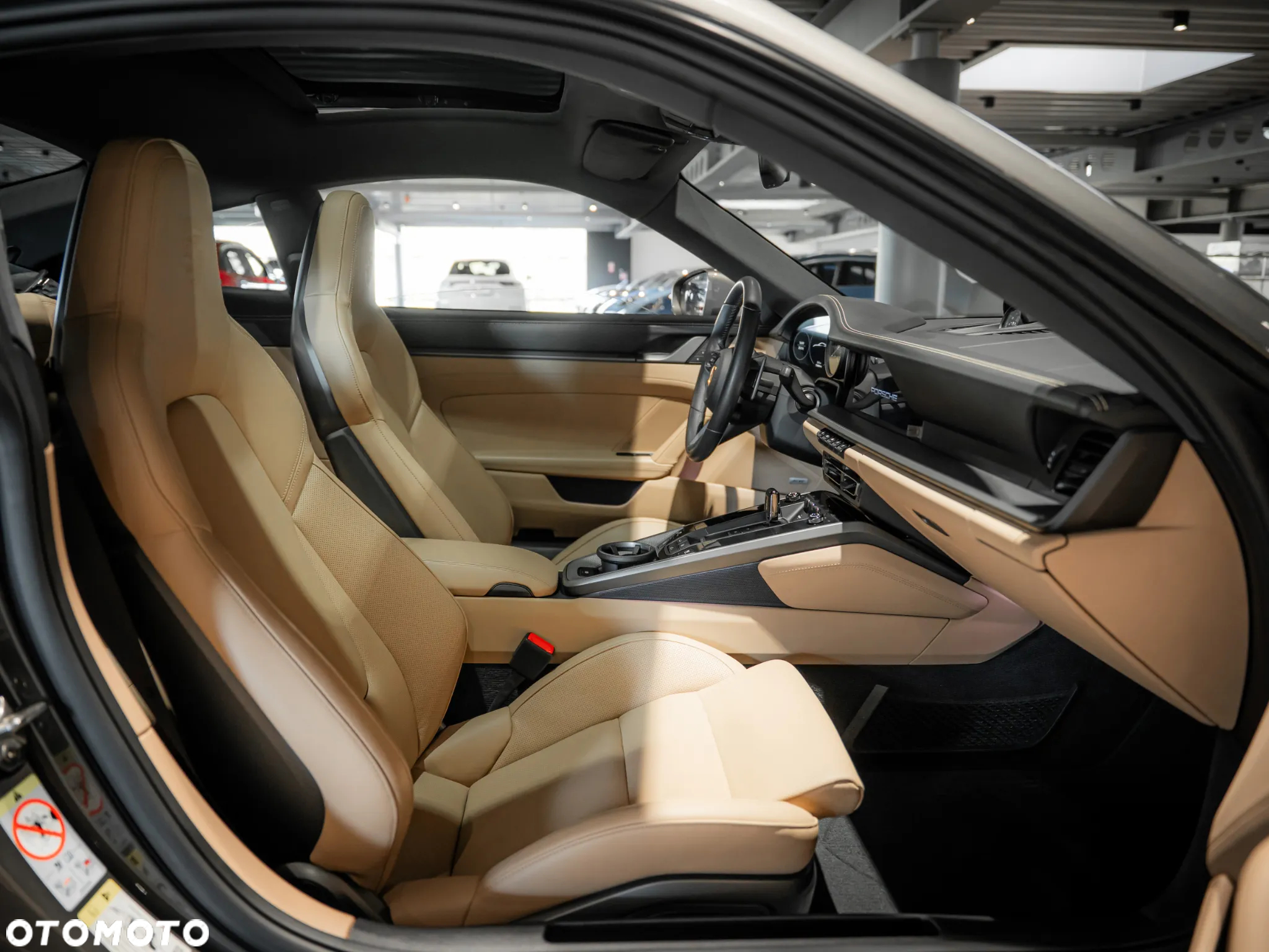 Porsche 911 Carrera 4S - 23