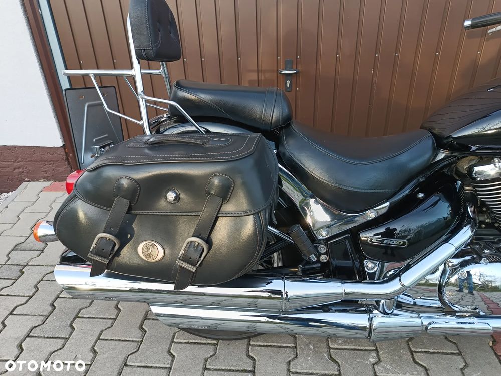 Suzuki Intruder - 11