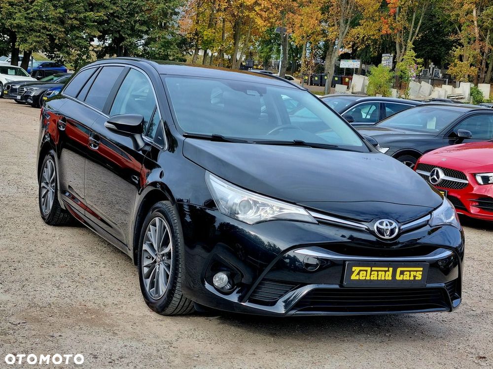 Toyota Avensis 1.8 Sol NAVI MS - 3