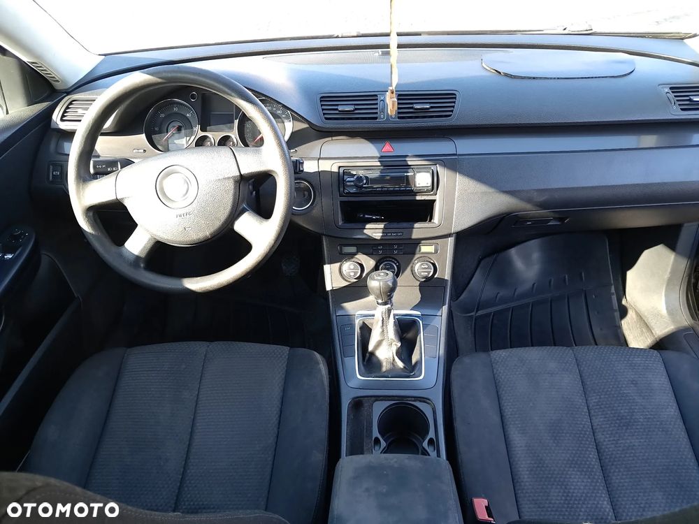 Volkswagen Passat - 15