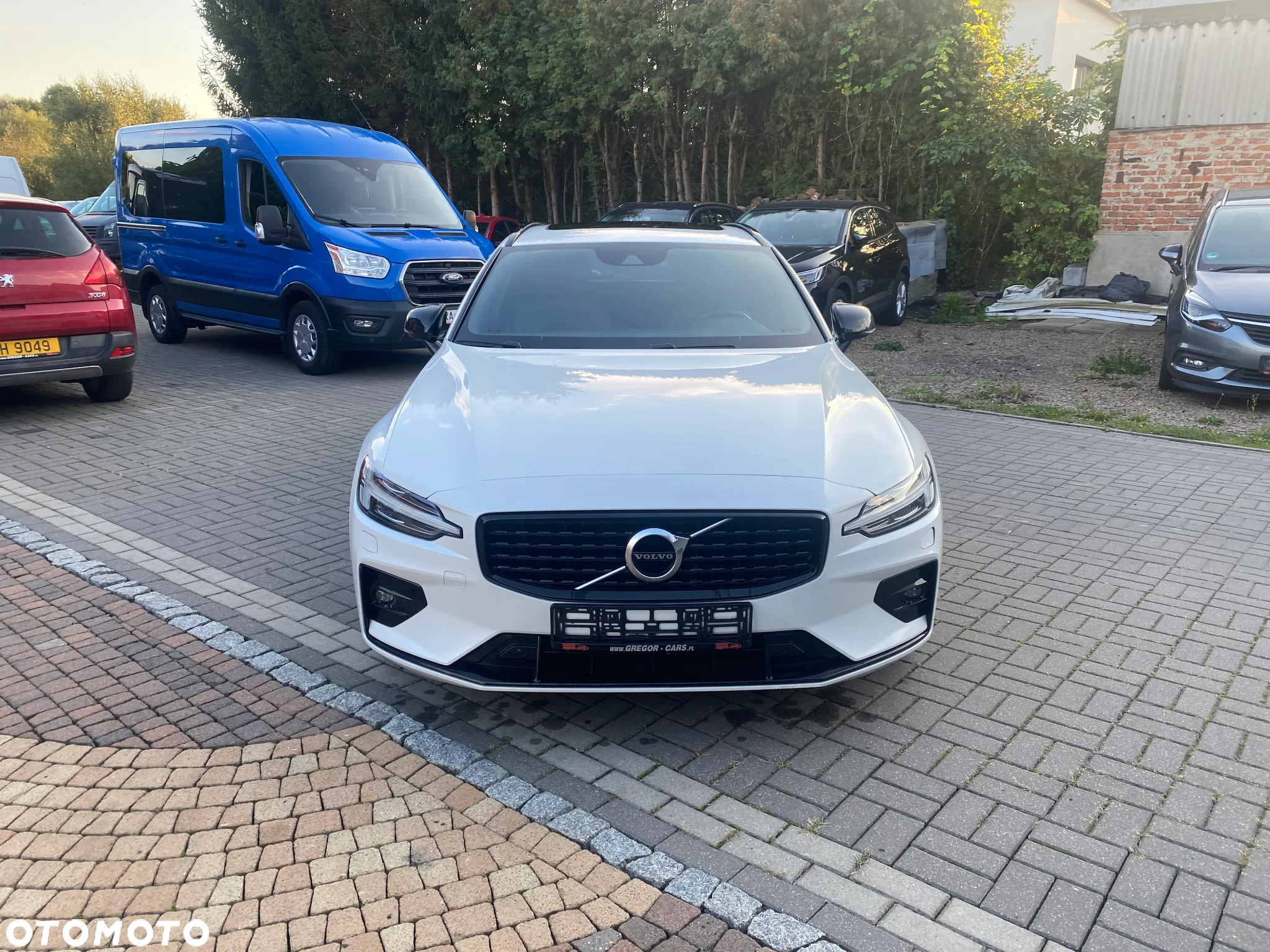 Volvo V60 D3 R-Design - 2