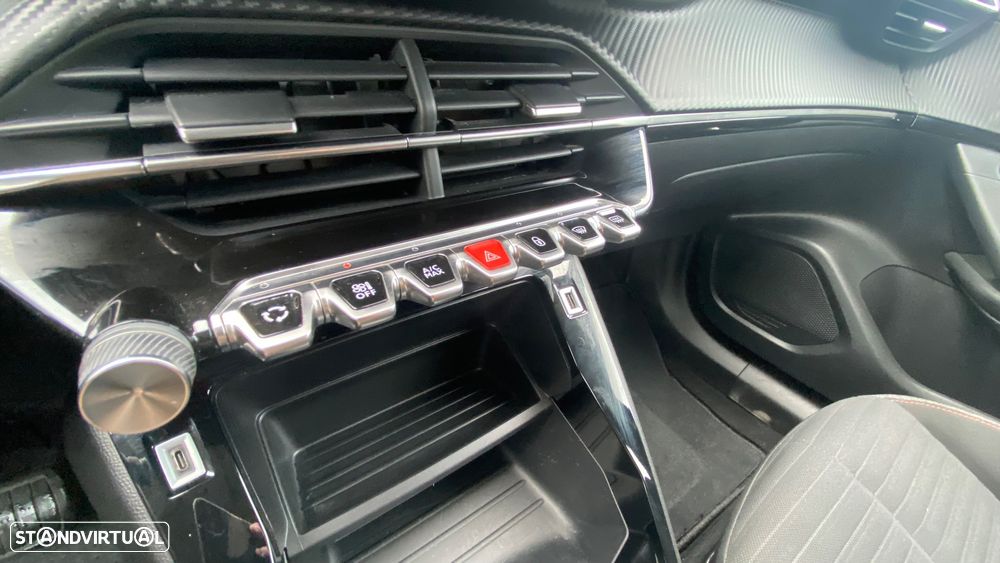 Peugeot e-2008 50 kWh Active Pack - 42