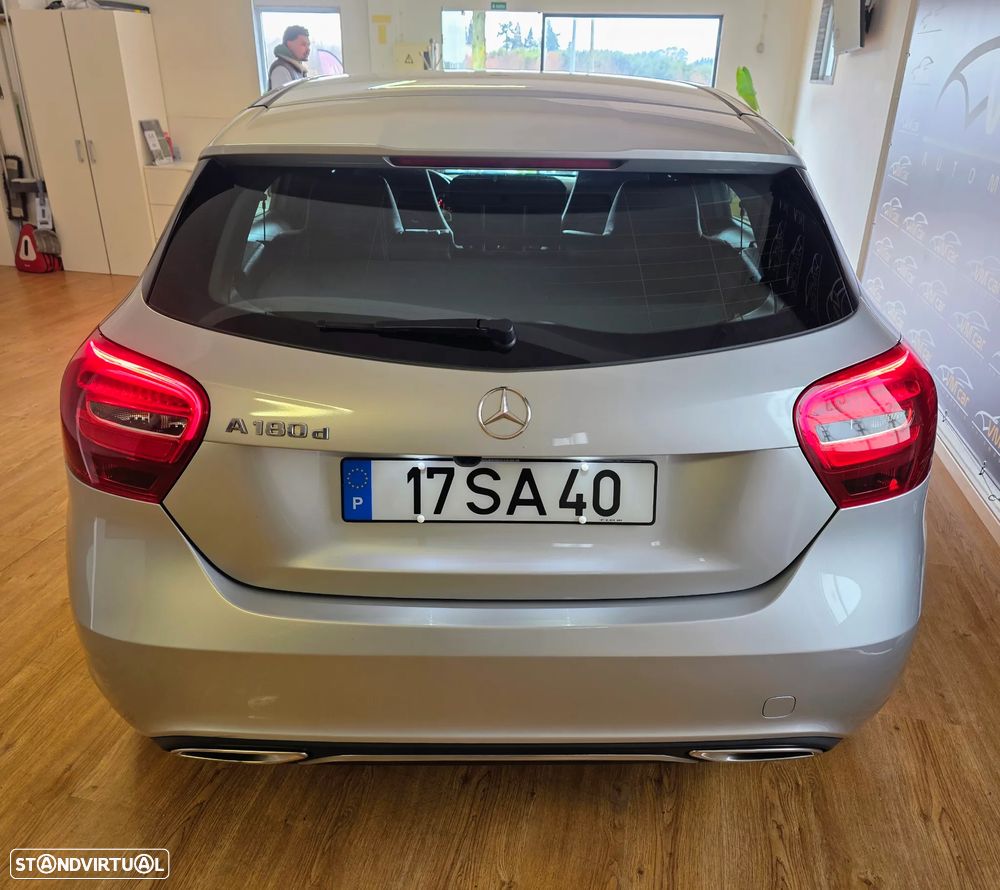 Mercedes-Benz A 180 d Urban - 13