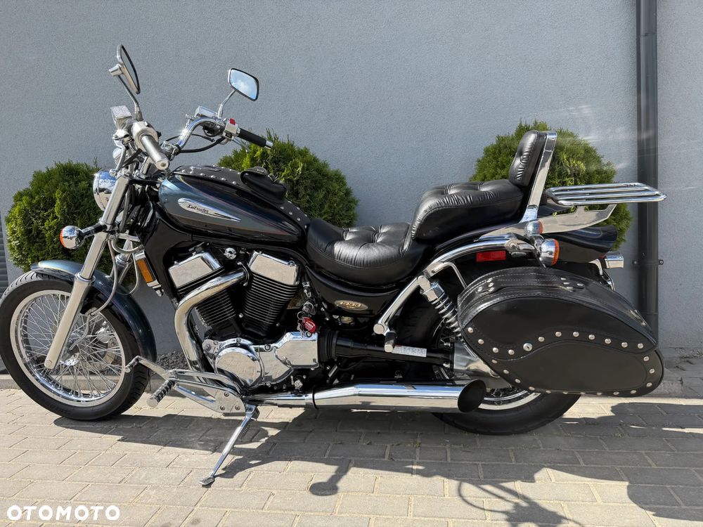 Suzuki Intruder - 6