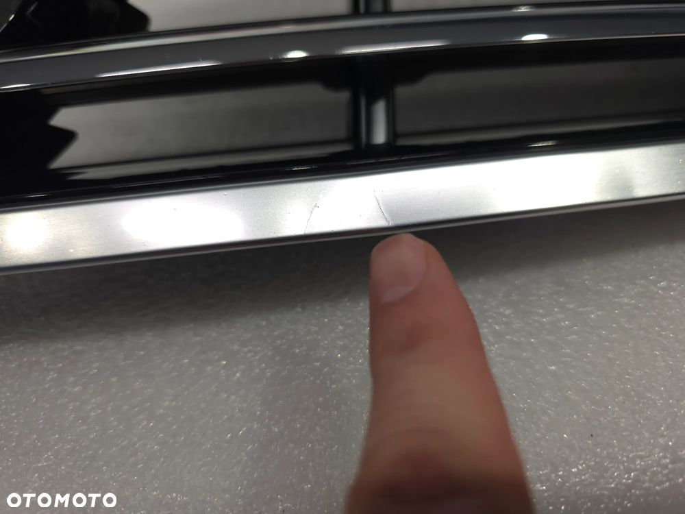 VW PASSAT CC 3C8 LIFT ZWYKŁY / R-LINE BARDZO ŁADNA ATRAPA / GRILL PRZEDNI PRZÓD W SATYNIE , NR 3C8853653A , NR AUKCJI GL851 - 19