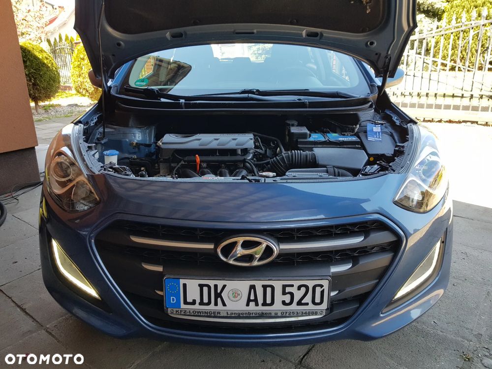 Hyundai i30 blue 1.4 Classic - 33
