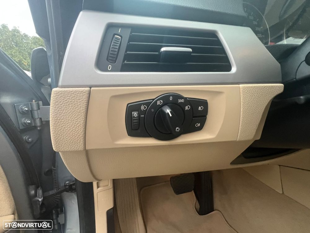 BMW 320 d Auto - 15