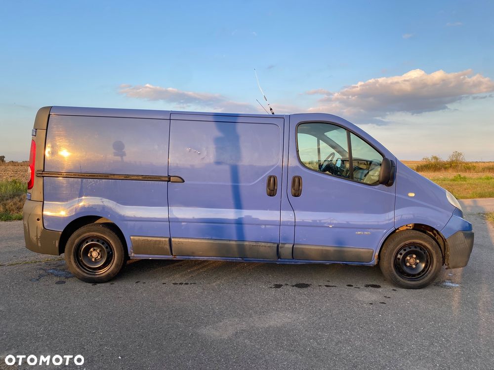 Renault TRAFIC - 2