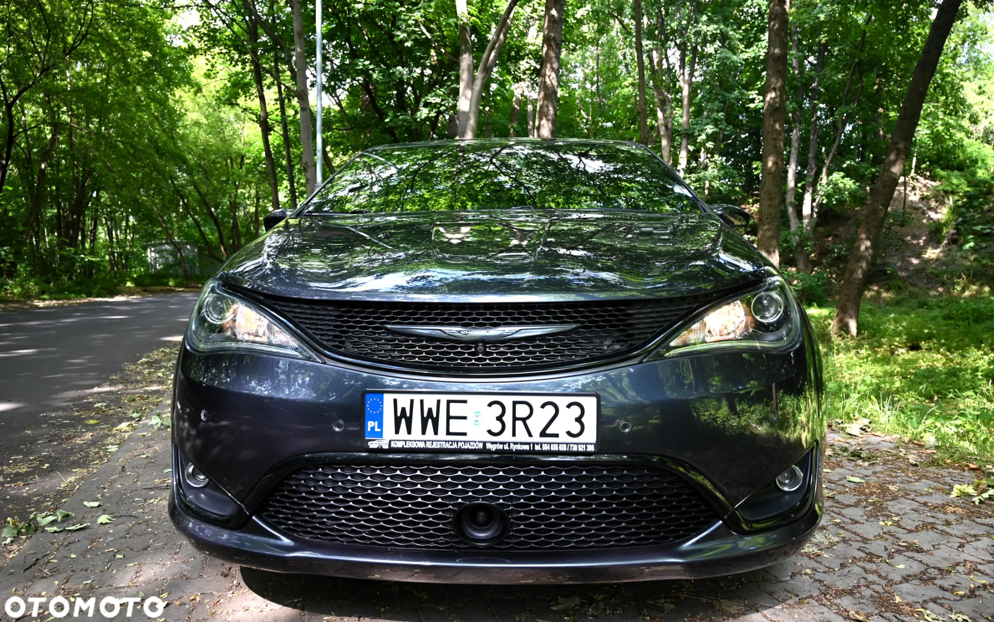 Chrysler Pacifica - 4