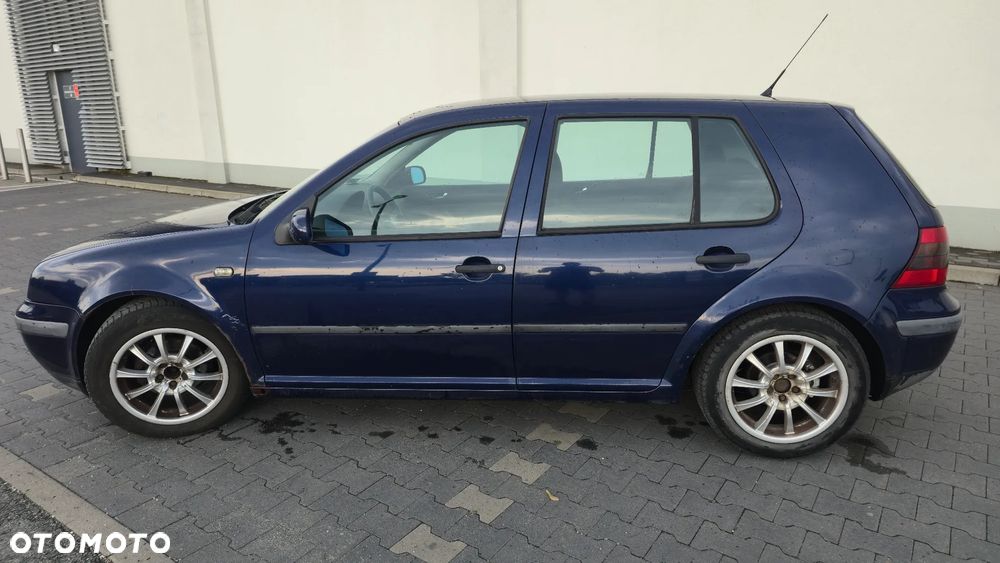 Volkswagen Golf 1.6 Basis - 6