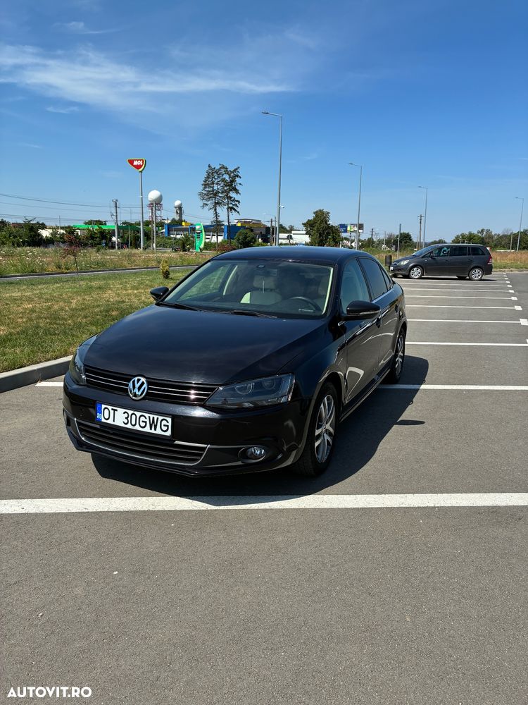Volkswagen Jetta 1.6 TDI DPF Comfortline DSG - 1