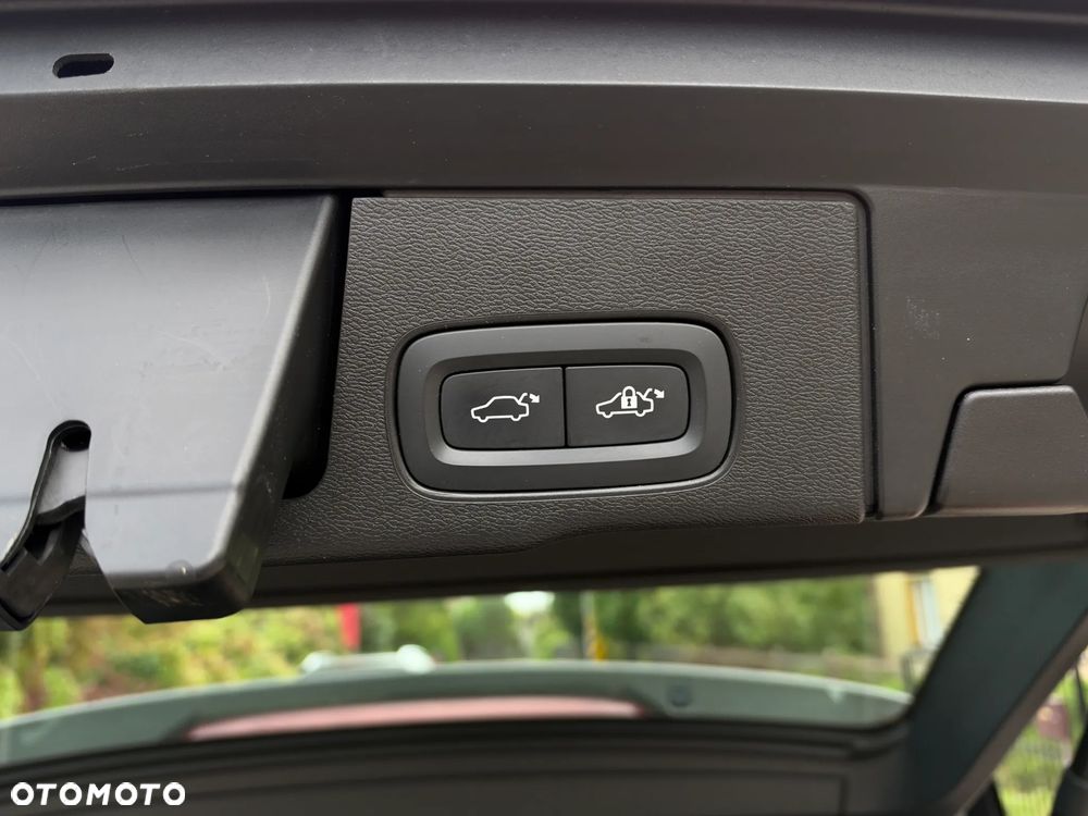Volvo XC 60 B4 B Momentum Pro - 36