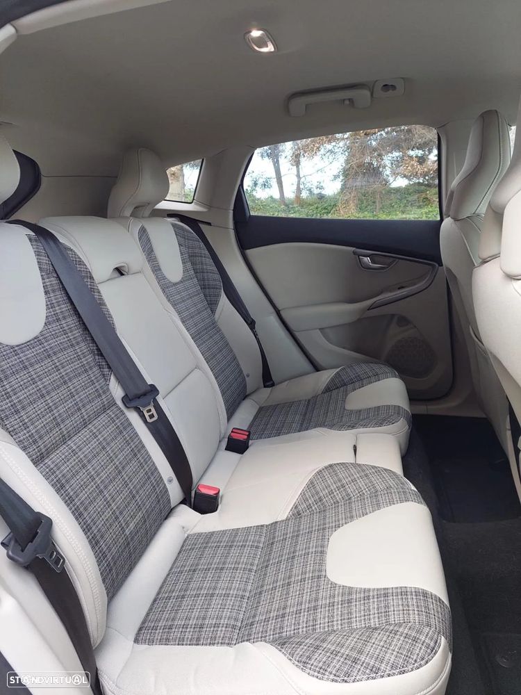 Volvo V40 Cross Country 2.0 D2 Kinetic Geartronic - 10