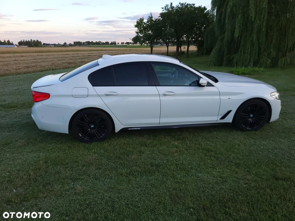 BMW Seria 5 520d xDrive M Sport sport - 9