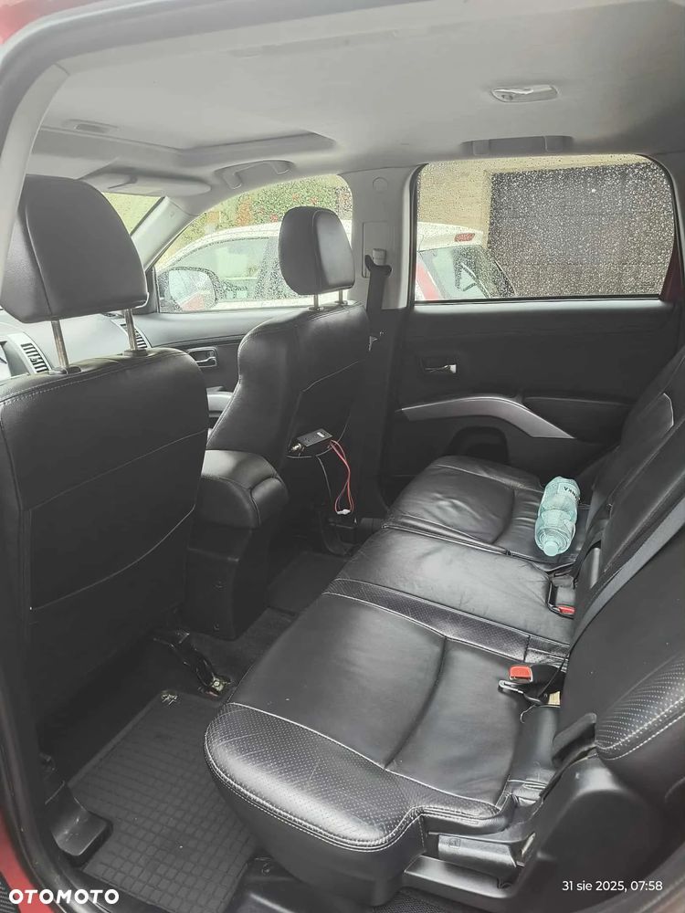 Mitsubishi Outlander - 10