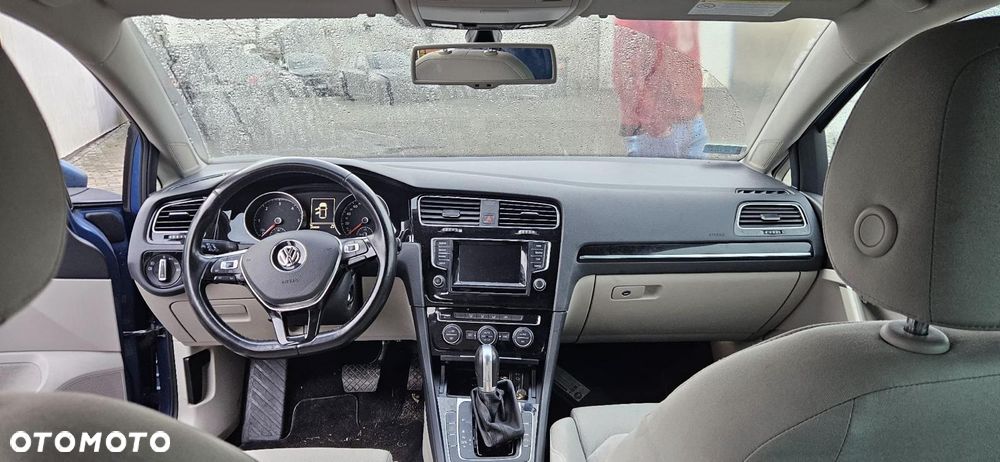 Volkswagen Golf - 4