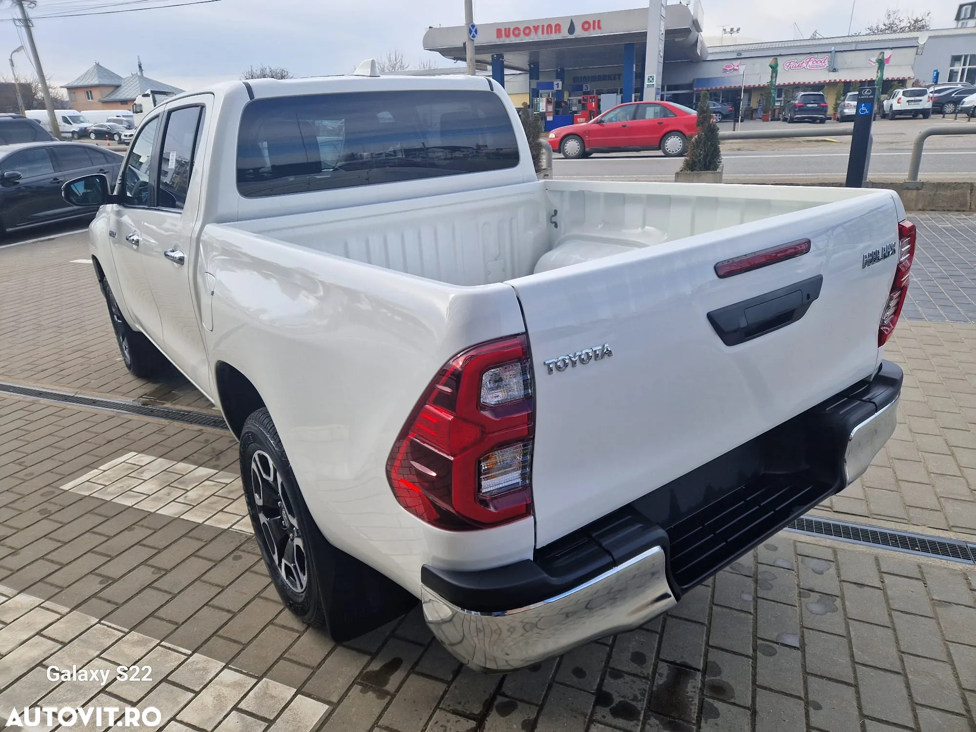 Toyota Hilux 2.8D 204CP 4x4 Double Cab AT MHEV Executive - 7